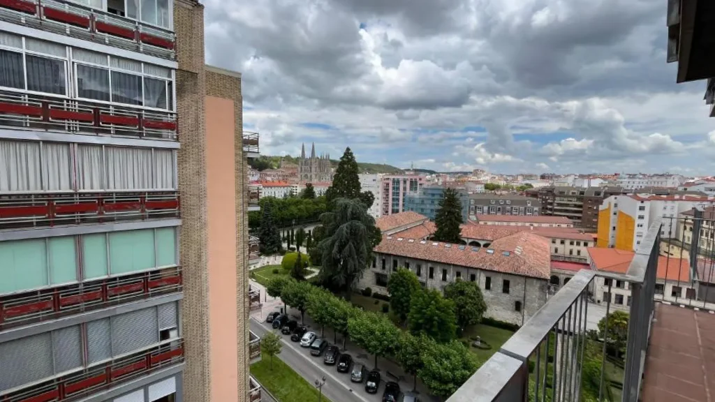 Gran Apartamento con vistas a la Catedral de 4 dormitorios Atuaire